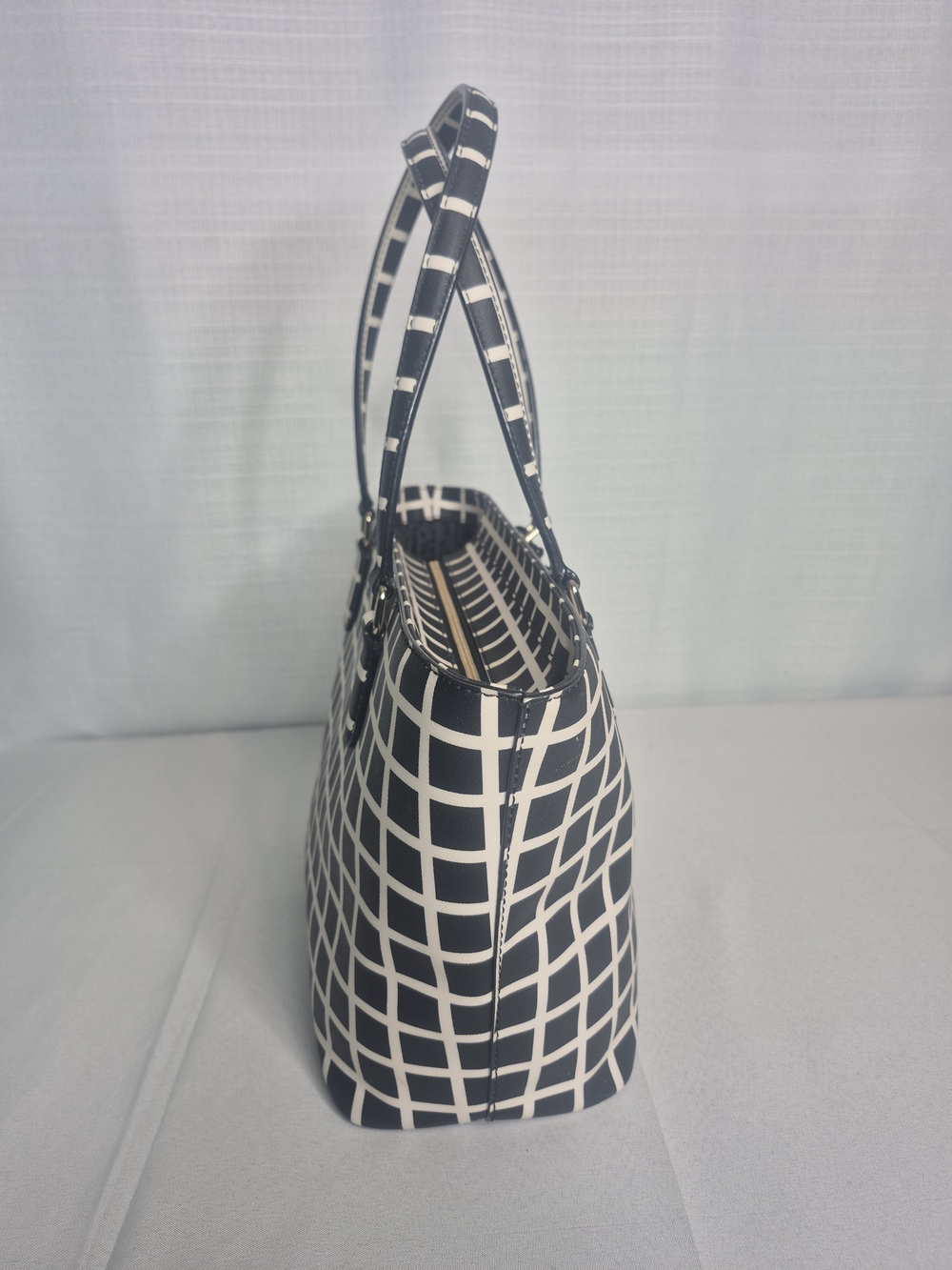 kate spade Black & White Grid Tote (Like New) - Picture 8 of 17